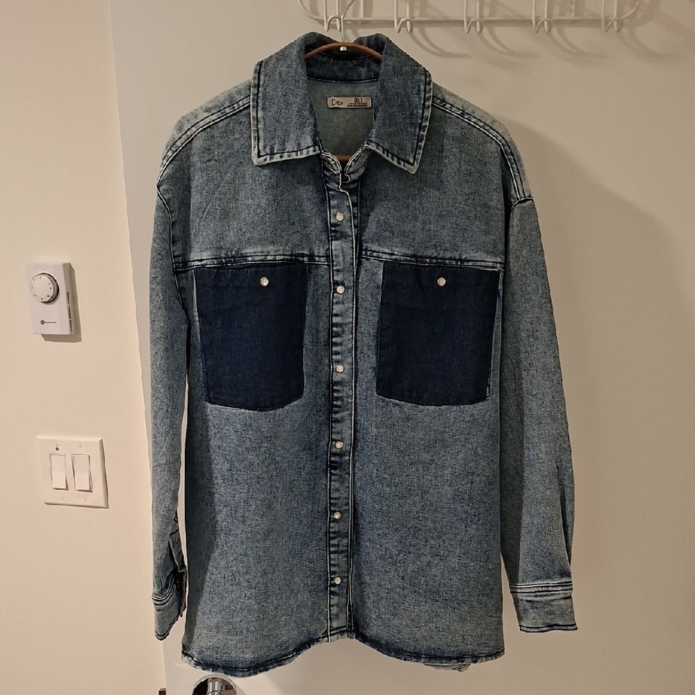 Dex Women's Patch Pocket Denim Button-Up Shirt with Pearl Snaps (Size S)